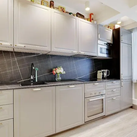 Apartment Magnifique - 2br - 6p - Place De L'etoile Paris